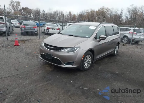 2017 Chrysler Pacifica Touring-L from USA, damaged, VIN 2C4RC1BGXHR595584
